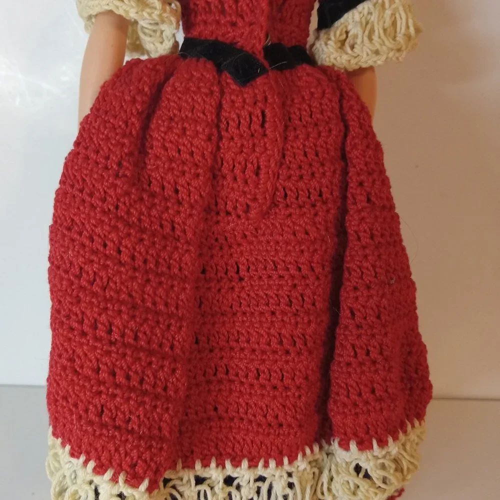 Vintage Bicentennial Betsy Ross Doll w/Crocheted Dress & Flag - Picture 6 of 9